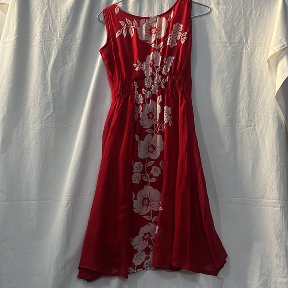 Stylish And Fancy Red and White Floral Dress - Picture 3 of 3
